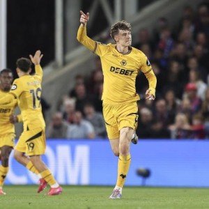 替身何在！罗马诺：纽卡5500万报价拉尔森再度遭拒，他仍是非卖品